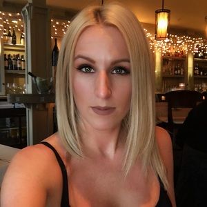 Meet your Posher, Courtney